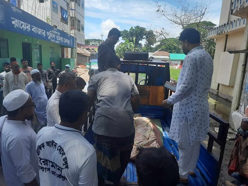 ইজিবাইক চালকের লাশ উদ্ধার। শনিবার বেলা সাড়ে ১১ টার দিকে ময়মনসিংহের ঈশ্বরগঞ্জ উপজেলার রায়ের বাজার পুলিশ তদন্ত কেন্দ্রে